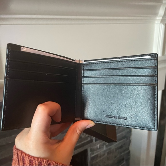 Michael Kors Men Jet Set Wallet - Picture 10 of 13